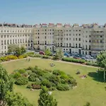 Regency Grade II Listed Townhouse By Centre And Beach