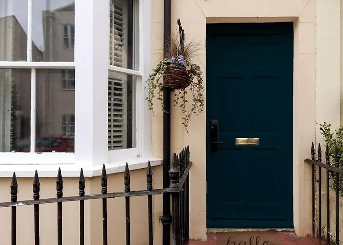 Regency Grade II Listed Townhouse By Centre And Beach