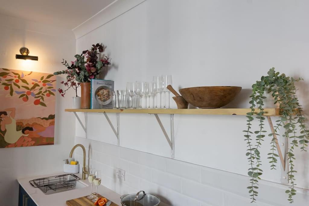 Regency Grade Ii Listed Townhouse By Centre And Hébergement de vacances Hove