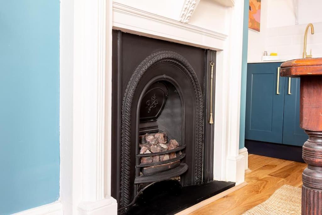 Regency Grade Ii Listed Townhouse By Centre And Hébergement de vacances Hove