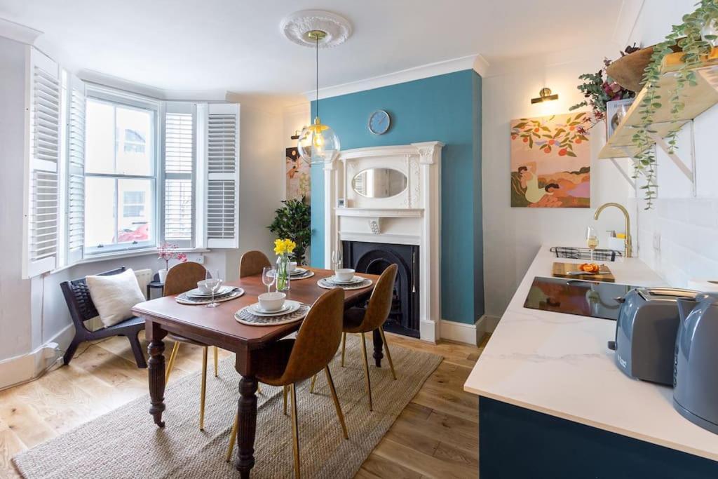 Hébergement de vacances Regency Grade Ii Listed Townhouse By Centre And