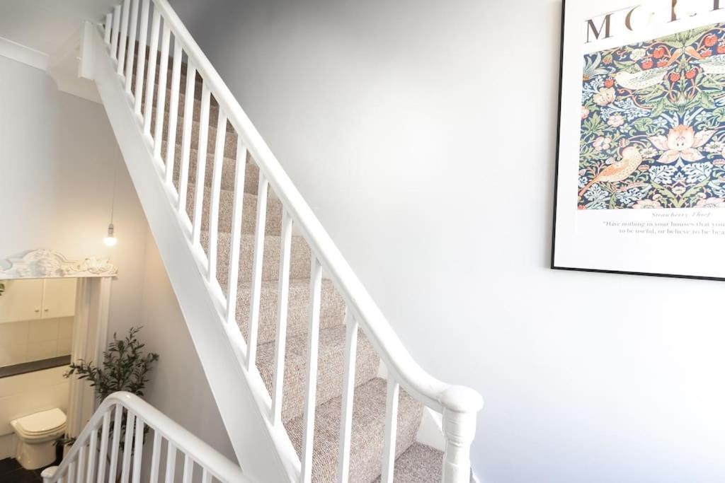 Regency Grade Ii Listed Townhouse By Centre And Hébergement de vacances Hove