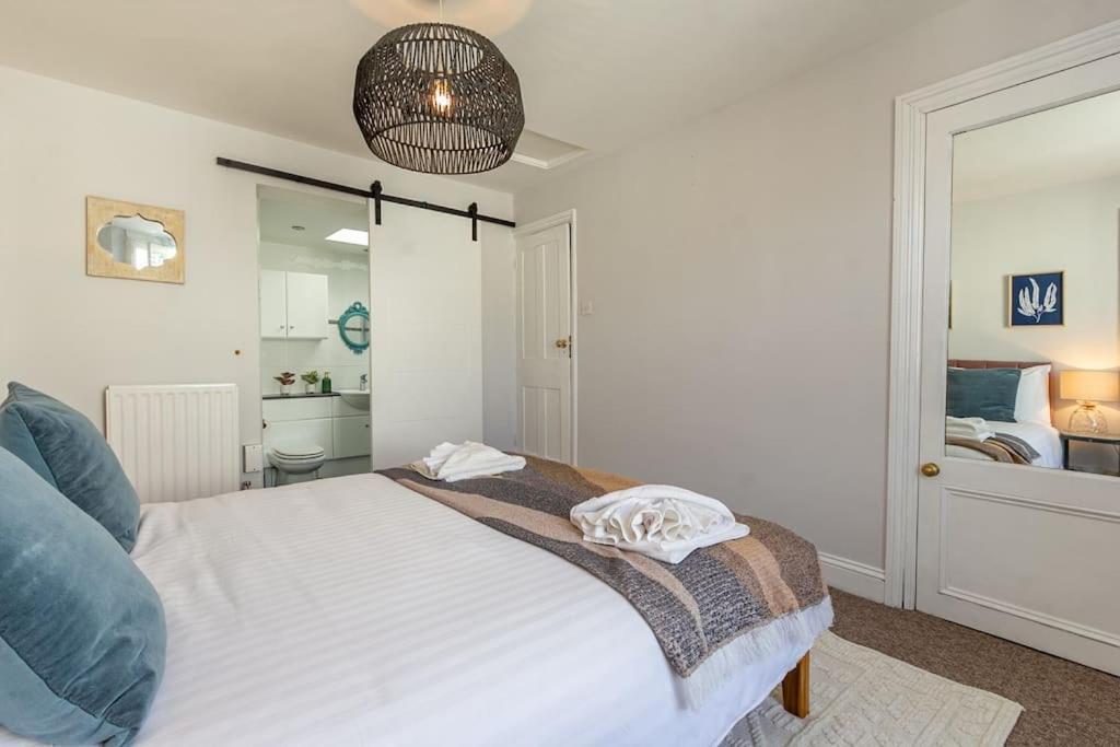 Regency Grade Ii Listed Townhouse By Centre And Hébergement de vacances