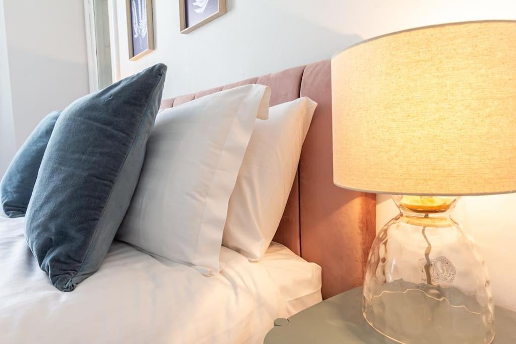 Regency Grade Ii Listed Townhouse By Centre And Hébergement de vacances *