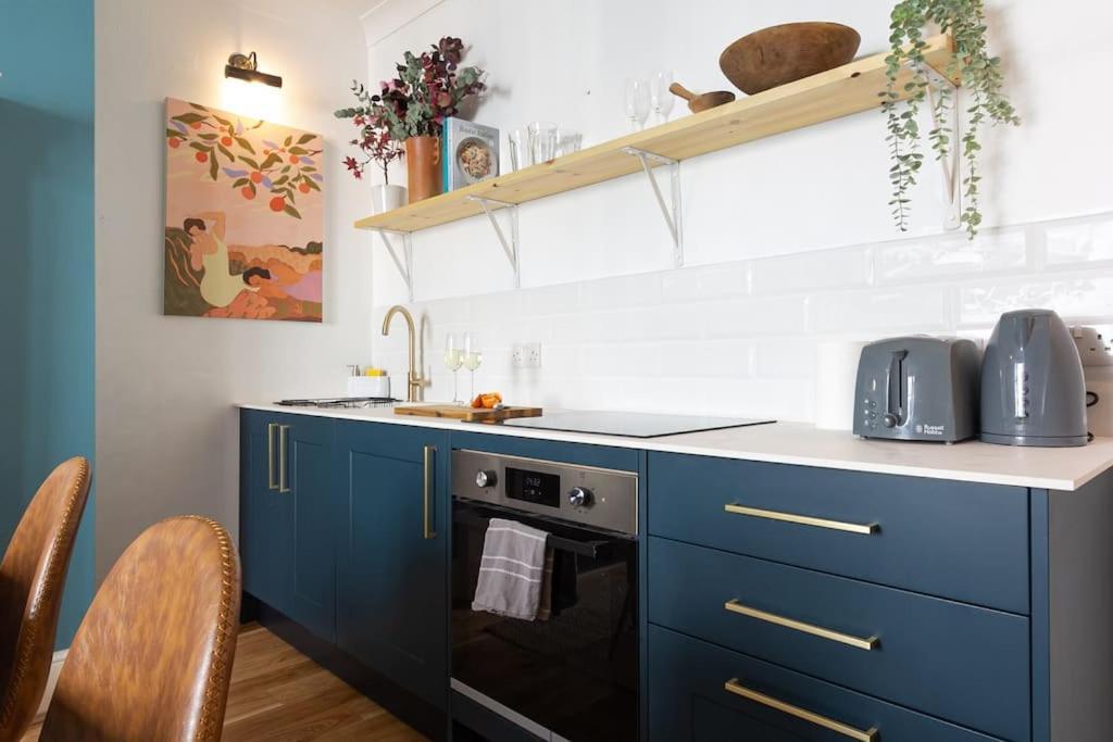 Regency Grade Ii Listed Townhouse By Centre And Hébergement de vacances Hove