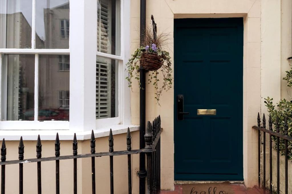 Regency Grade Ii Listed Townhouse By Centre And Hébergement de vacances *